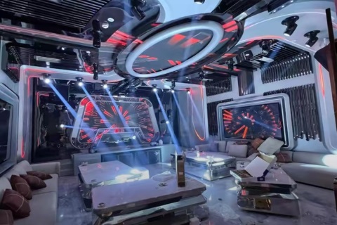 桂林夜场绽放新舞台 自信风采开启理想生活